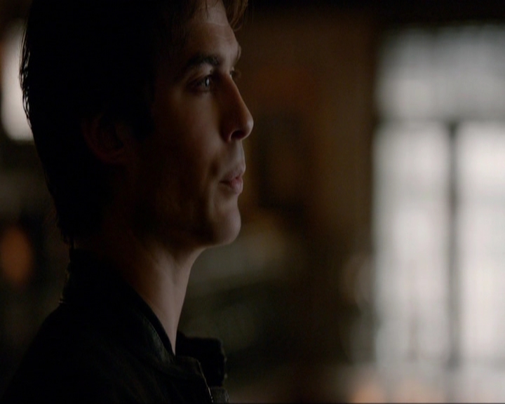 VampireDiariesWorld-dot-nl_7x14MoonlightOnTheBayou0817.jpg