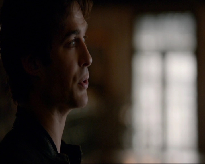VampireDiariesWorld-dot-nl_7x14MoonlightOnTheBayou0818.jpg