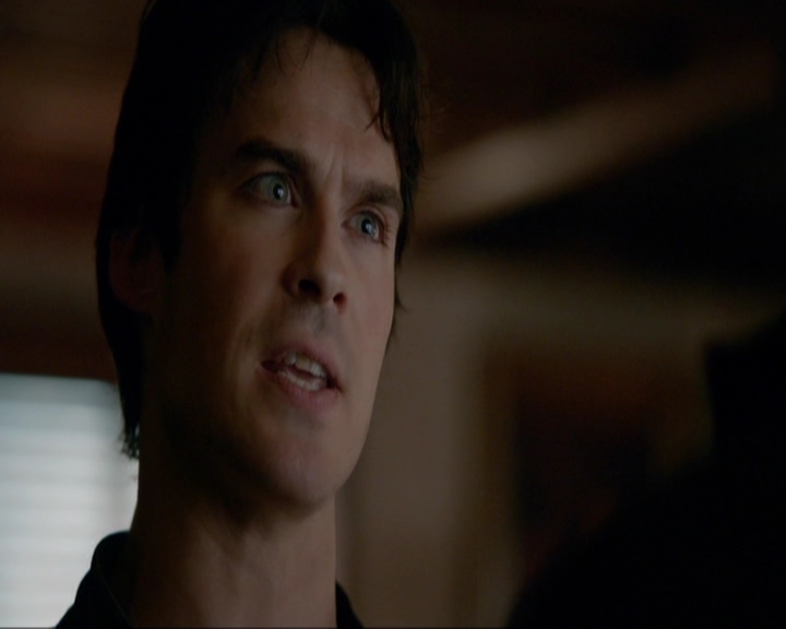 VampireDiariesWorld-dot-nl_7x14MoonlightOnTheBayou0829.jpg