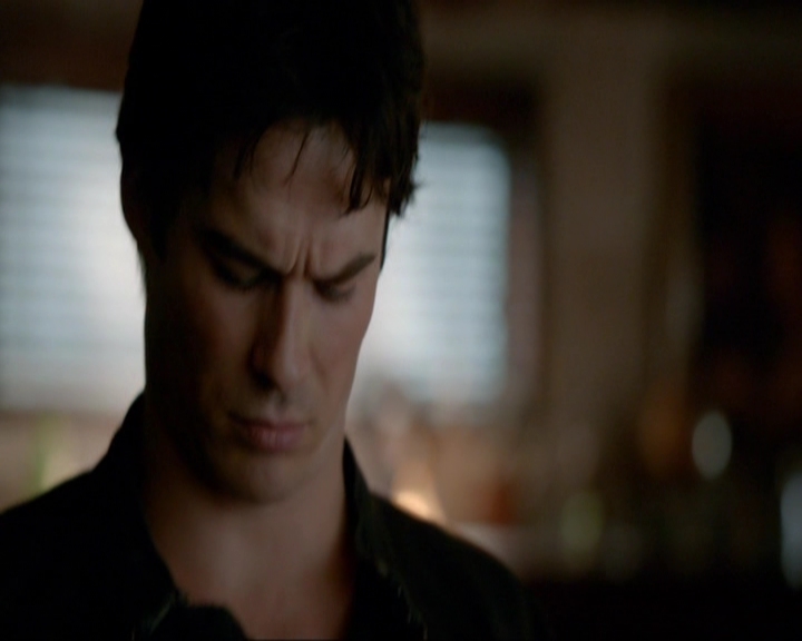 VampireDiariesWorld-dot-nl_7x14MoonlightOnTheBayou0836.jpg