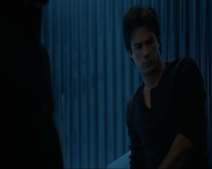 VampireDiariesWorld-dot-nl_7x14MoonlightOnTheBayou0877.jpg