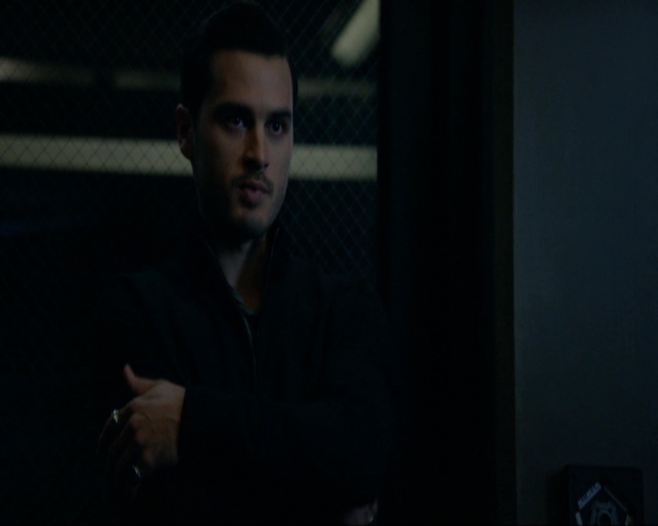 VampireDiariesWorld-dot-nl_7x14MoonlightOnTheBayou0879.jpg