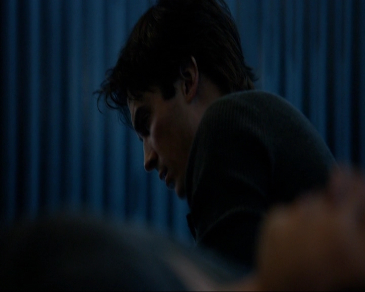 VampireDiariesWorld-dot-nl_7x14MoonlightOnTheBayou0888.jpg
