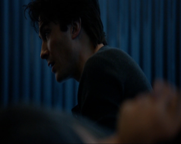 VampireDiariesWorld-dot-nl_7x14MoonlightOnTheBayou0890.jpg