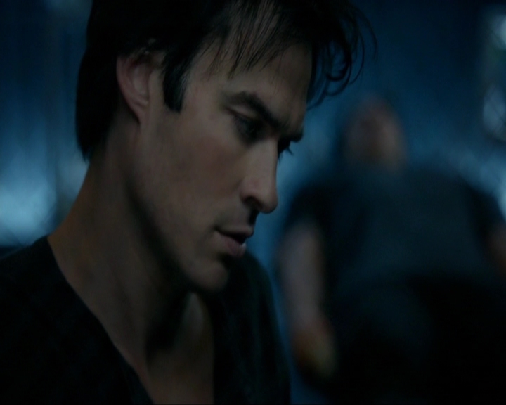 VampireDiariesWorld-dot-nl_7x14MoonlightOnTheBayou0948.jpg