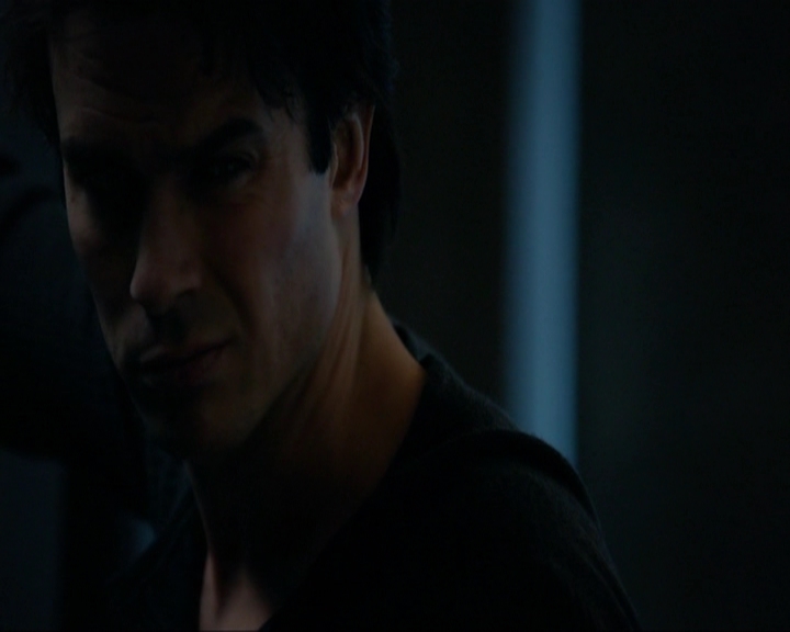 VampireDiariesWorld-dot-nl_7x14MoonlightOnTheBayou0952.jpg