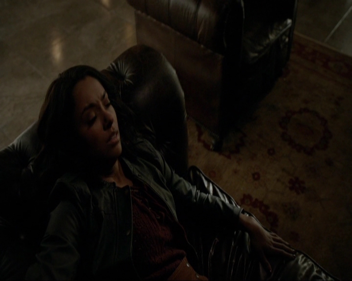 VampireDiariesWorld-dot-nl_7x14MoonlightOnTheBayou0961.jpg