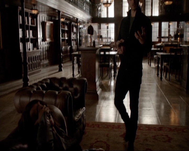 VampireDiariesWorld-dot-nl_7x14MoonlightOnTheBayou0964.jpg