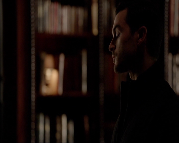 VampireDiariesWorld-dot-nl_7x14MoonlightOnTheBayou0968.jpg