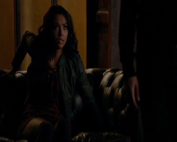 VampireDiariesWorld-dot-nl_7x14MoonlightOnTheBayou0981.jpg