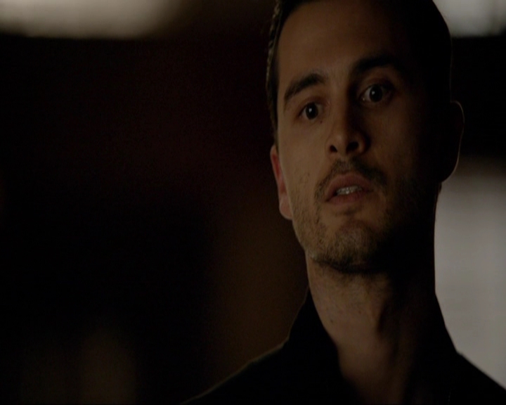 VampireDiariesWorld-dot-nl_7x14MoonlightOnTheBayou0994.jpg