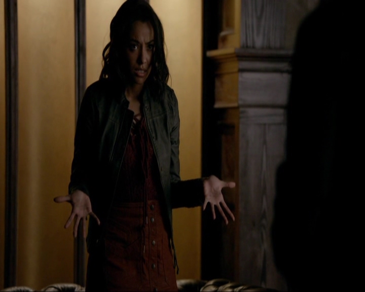 VampireDiariesWorld-dot-nl_7x14MoonlightOnTheBayou1002.jpg