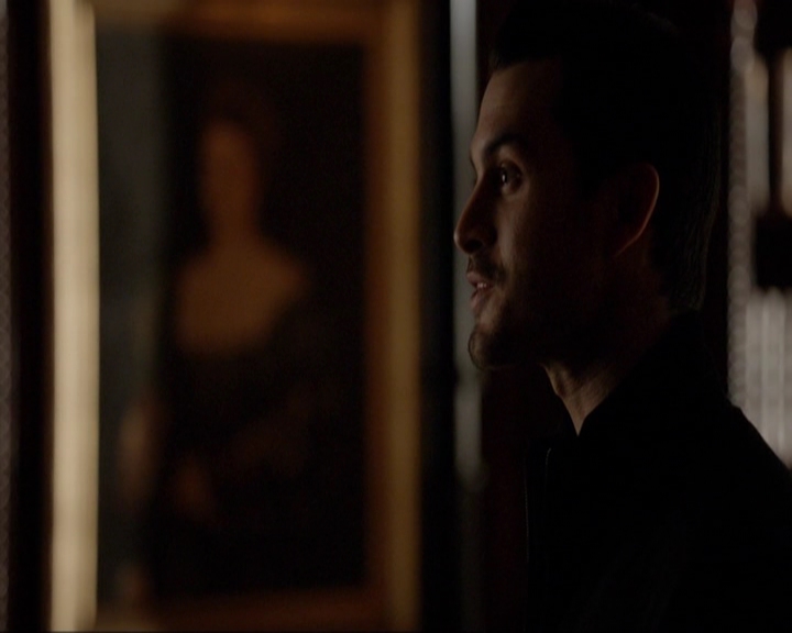 VampireDiariesWorld-dot-nl_7x14MoonlightOnTheBayou1008.jpg