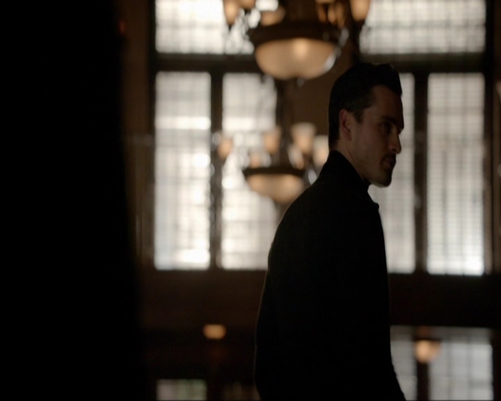 VampireDiariesWorld-dot-nl_7x14MoonlightOnTheBayou1014.jpg