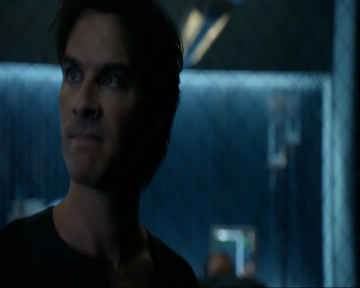 VampireDiariesWorld-dot-nl_7x14MoonlightOnTheBayou1043.jpg