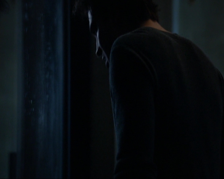 VampireDiariesWorld-dot-nl_7x14MoonlightOnTheBayou1047.jpg