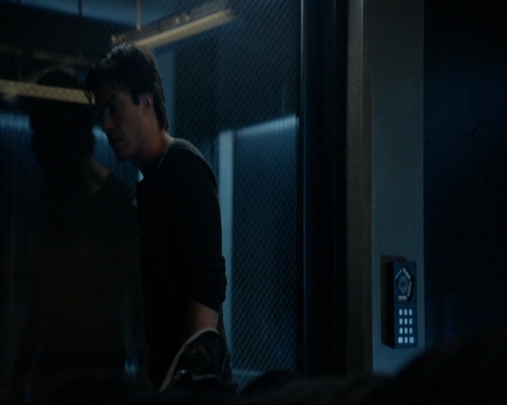VampireDiariesWorld-dot-nl_7x14MoonlightOnTheBayou1052.jpg