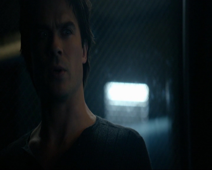 VampireDiariesWorld-dot-nl_7x14MoonlightOnTheBayou1068.jpg
