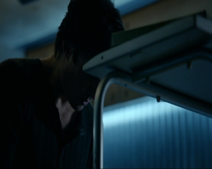 VampireDiariesWorld-dot-nl_7x14MoonlightOnTheBayou1140.jpg