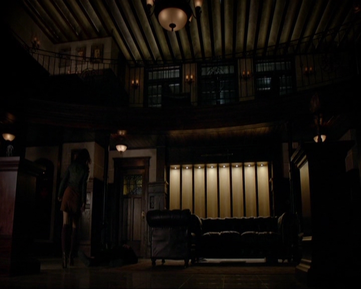 VampireDiariesWorld-dot-nl_7x14MoonlightOnTheBayou1228.jpg