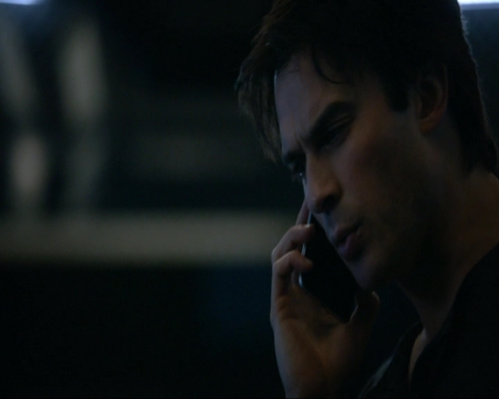 VampireDiariesWorld-dot-nl_7x14MoonlightOnTheBayou1256.jpg