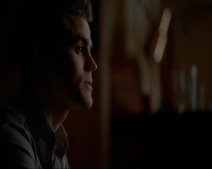 VampireDiariesWorld-dot-nl_7x14MoonlightOnTheBayou1289.jpg