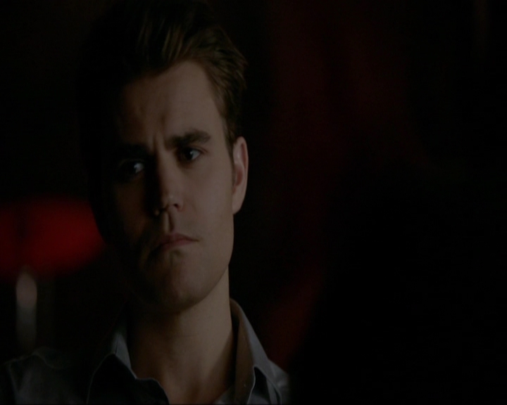 VampireDiariesWorld-dot-nl_7x14MoonlightOnTheBayou1316.jpg