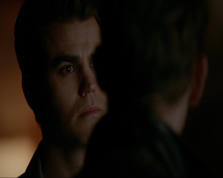 VampireDiariesWorld-dot-nl_7x14MoonlightOnTheBayou1404.jpg