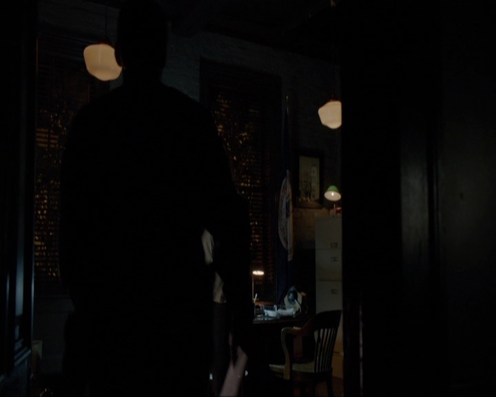 VampireDiariesWorld-dot-nl_7x14MoonlightOnTheBayou1674.jpg
