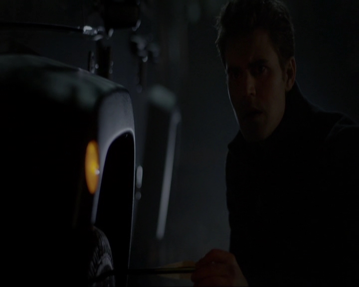 VampireDiariesWorld-dot-nl_7x14MoonlightOnTheBayou1722.jpg
