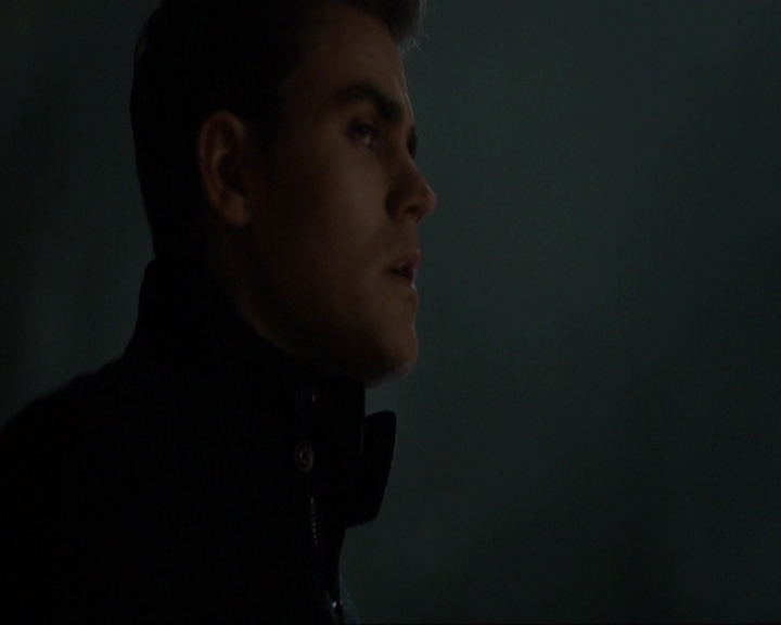 VampireDiariesWorld-dot-nl_7x14MoonlightOnTheBayou1726.jpg