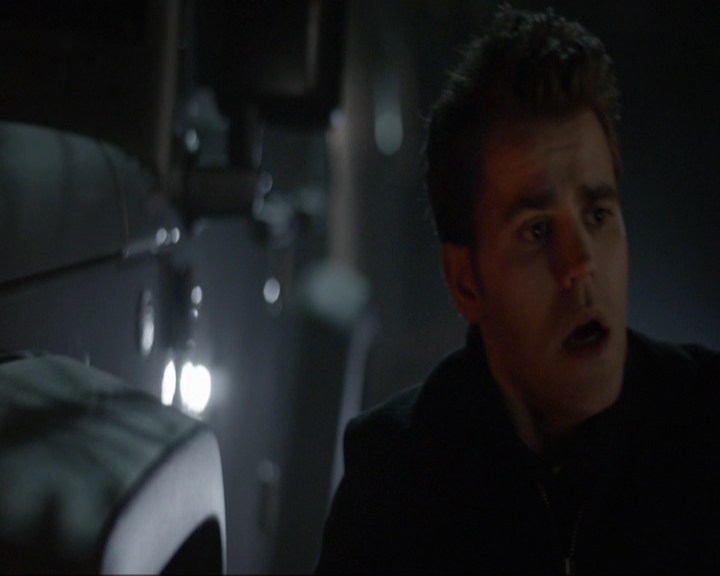 VampireDiariesWorld-dot-nl_7x14MoonlightOnTheBayou1732.jpg