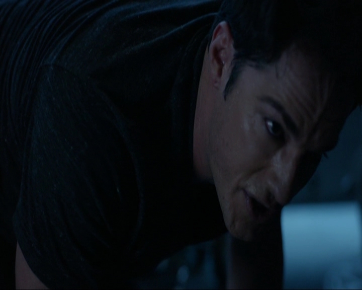 VampireDiariesWorld-dot-nl_7x14MoonlightOnTheBayou1816.jpg