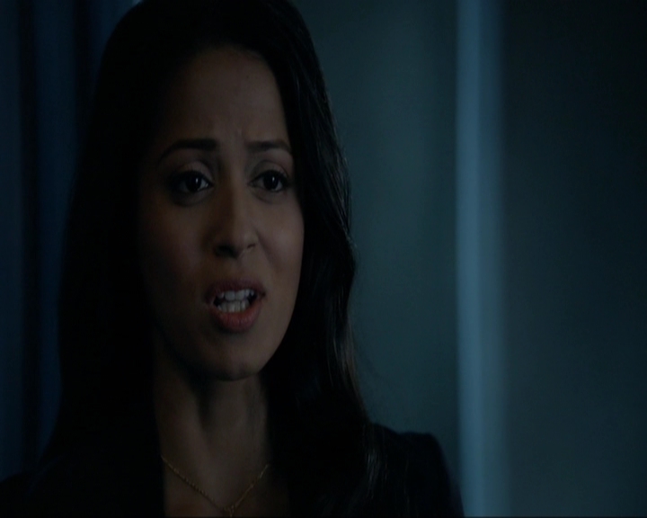 VampireDiariesWorld-dot-nl_7x14MoonlightOnTheBayou1971.jpg