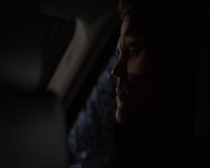 VampireDiariesWorld-dot-nl_7x14MoonlightOnTheBayou2187.jpg