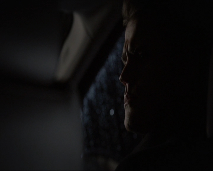 VampireDiariesWorld-dot-nl_7x14MoonlightOnTheBayou2193.jpg