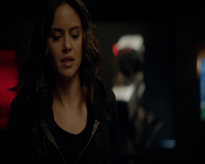 VampireDiariesWorld-dot-nl_7x15IWouldForYou2229.jpg