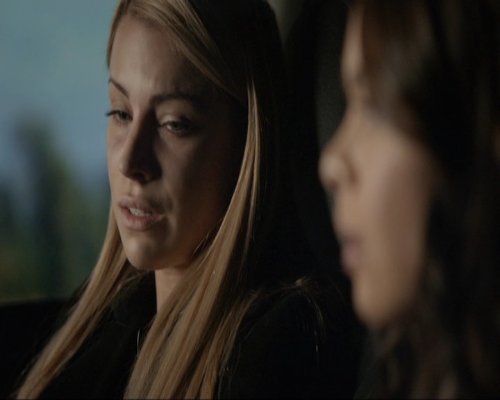 VampireDiariesWorld-dot-nl_7x16DaysOfFuturePast2080.jpg