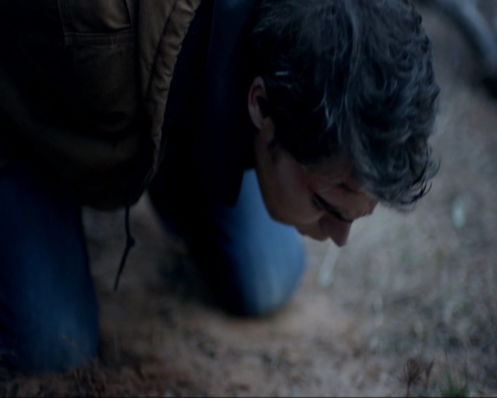 VampireDiariesWorld-dot-nl_7x17IWentToTheWoods0724.jpg