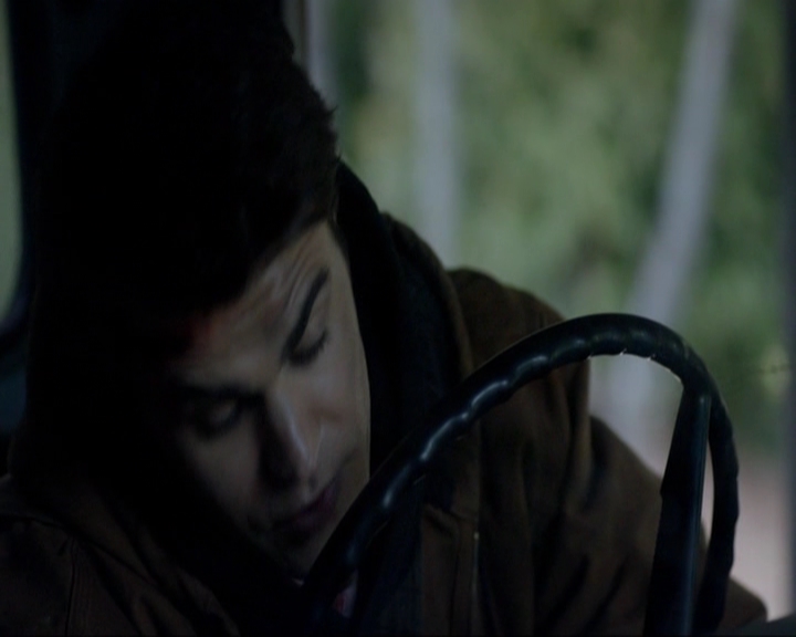 VampireDiariesWorld-dot-nl_7x17IWentToTheWoods1225.jpg