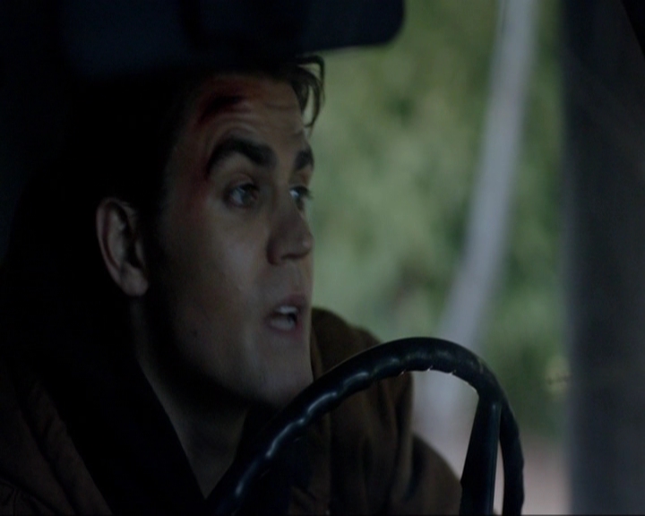 VampireDiariesWorld-dot-nl_7x17IWentToTheWoods1227.jpg