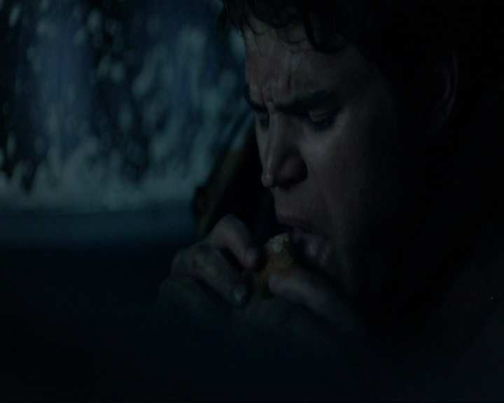 VampireDiariesWorld-dot-nl_7x17IWentToTheWoods2159.jpg