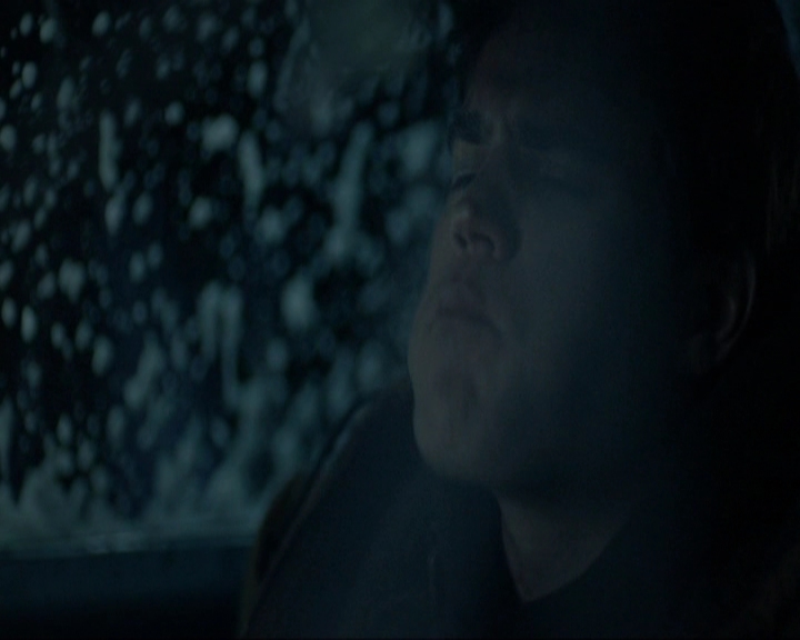 VampireDiariesWorld-dot-nl_7x17IWentToTheWoods2162.jpg