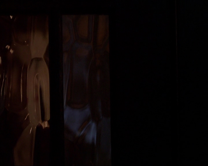 VampireDiariesWorld-dot-nl_7x17IWentToTheWoods2231.jpg