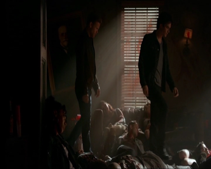 VampireDiariesWorld-dot-nl_7x18OnWayOrAnother1078.jpg