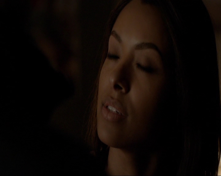VampireDiariesWorld-dot-nl_7x18OnWayOrAnother2174.jpg