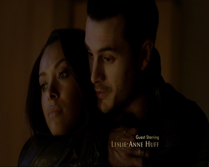 VampireDiariesWorld-dot-nl_7x19SomebodyThatIUsedtoKnow0138.jpg