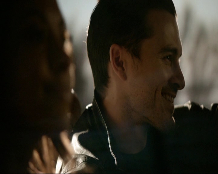 VampireDiariesWorld-dot-nl_7x19SomebodyThatIUsedtoKnow0237.jpg