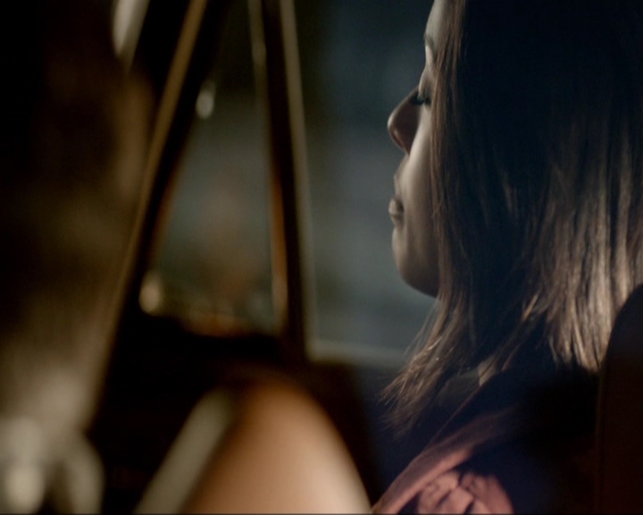 VampireDiariesWorld-dot-nl_7x19SomebodyThatIUsedtoKnow0244.jpg