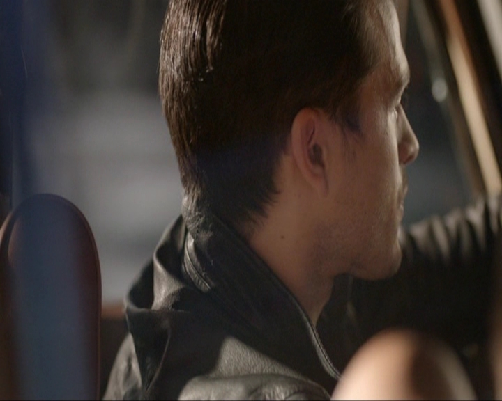 VampireDiariesWorld-dot-nl_7x19SomebodyThatIUsedtoKnow0247.jpg